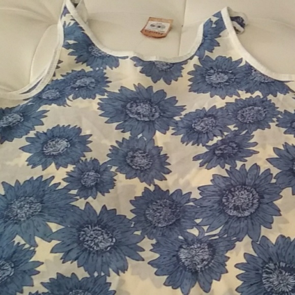 Shear Chiffon Blue Sunflower print Tank Top NWT - Picture 3 of 3
